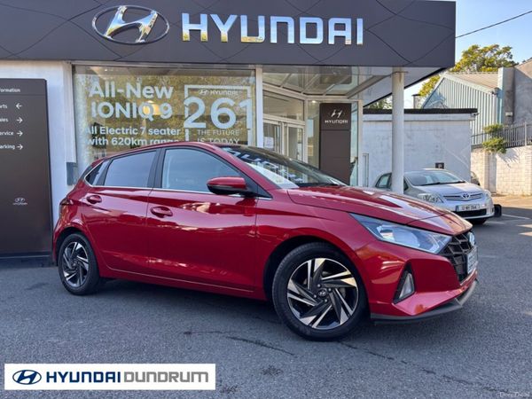 Hyundai i20 Hatchback, Petrol, 2023, Red