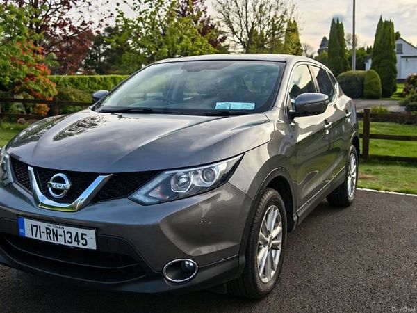 Nissan Qashqai SUV, Diesel, 2017, Grey