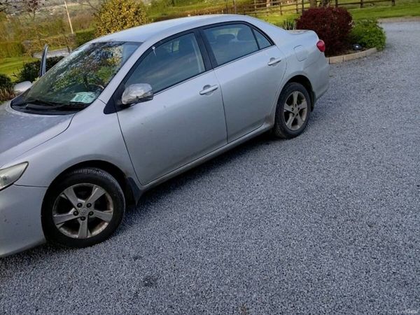 Toyota Corolla Saloon, Diesel, 2011, Silver