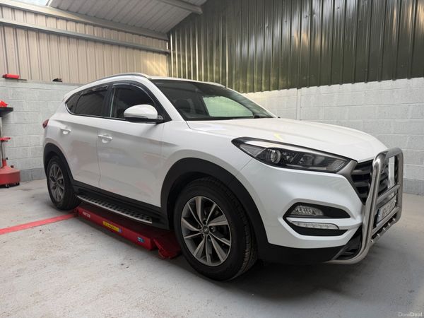 Hyundai Tucson SUV, Diesel, 2016, White