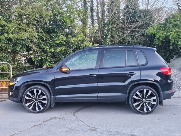 Volkswagen Tiguan SUV, Diesel, 2014, Black