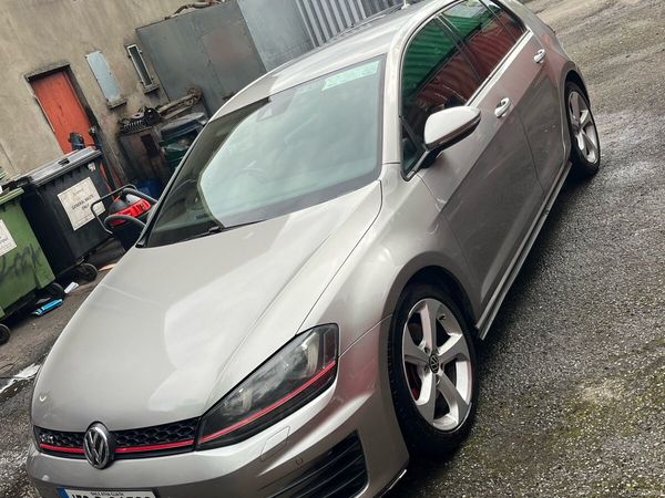 Volkswagen Golf Hatchback, Petrol, 2015, Silver