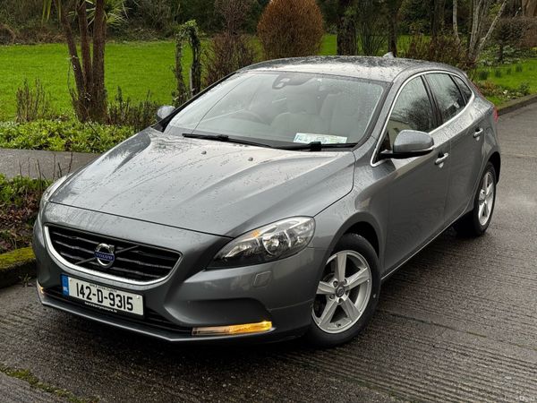 Volvo V40 Hatchback, Diesel, 2014, Grey