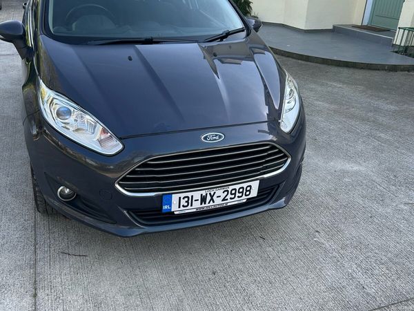 Ford Fiesta Hatchback, Petrol, 2013, Grey