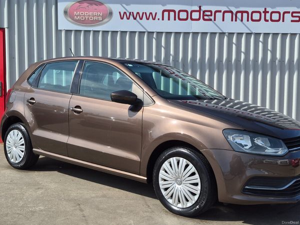 Volkswagen Polo Hatchback, Petrol, 2014, Brown