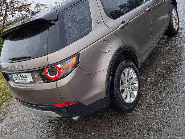 Land Rover Discovery SUV, Diesel, 2015, Gold