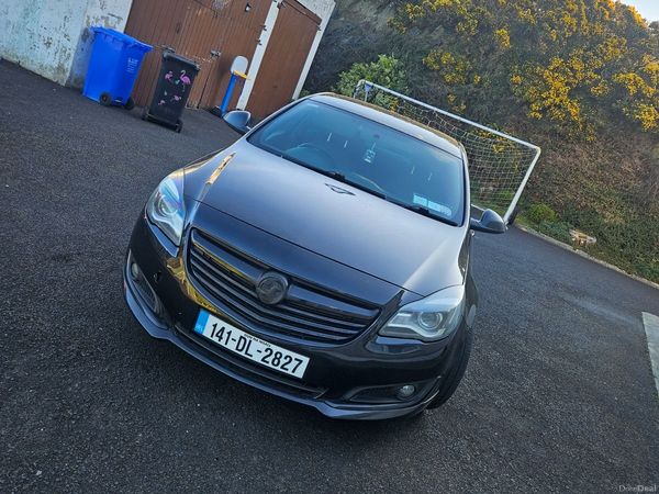 Vauxhall Insignia Hatchback, Diesel, 2014, Black
