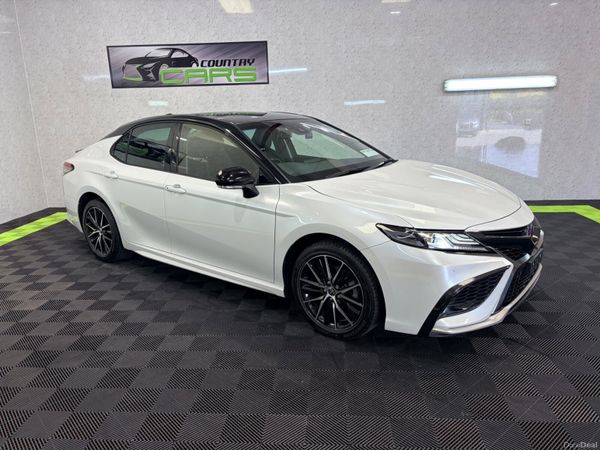 Toyota Camry Saloon, Petrol Hybrid, 2023, White