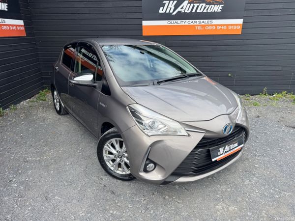 Toyota Yaris Hatchback, Petrol Hybrid, 2017, Bronze