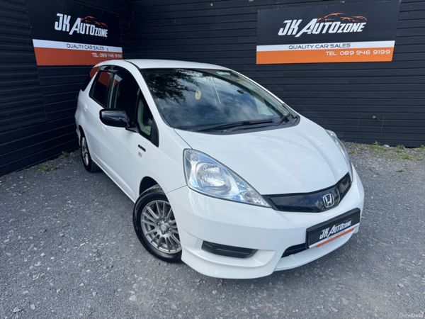 Honda Fit Estate, Petrol Hybrid, 2013, White