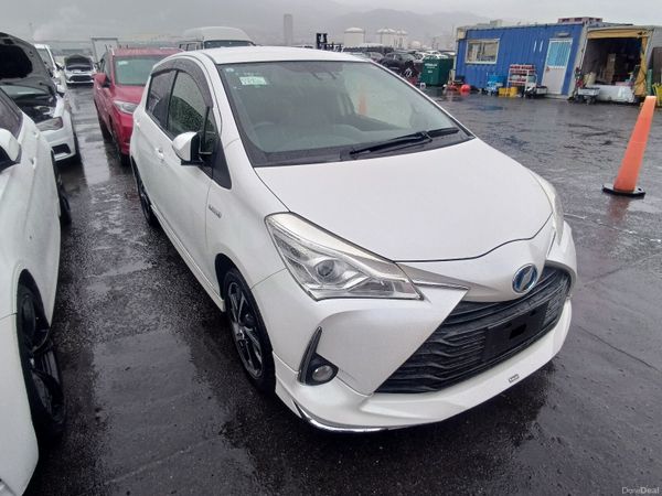 Toyota Yaris Hatchback, Petrol Hybrid, 2017, White