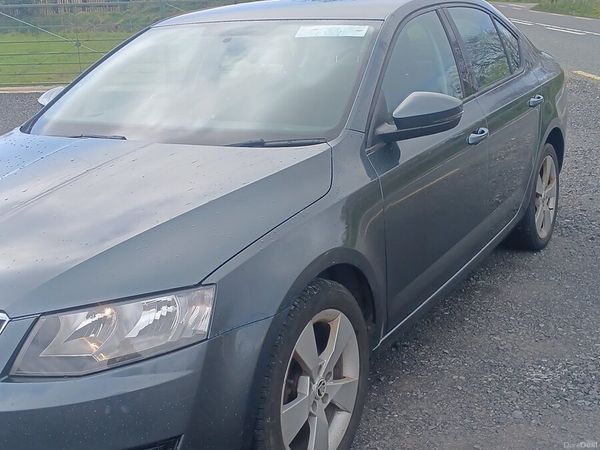 Skoda Octavia Saloon, Diesel, 2016, Grey