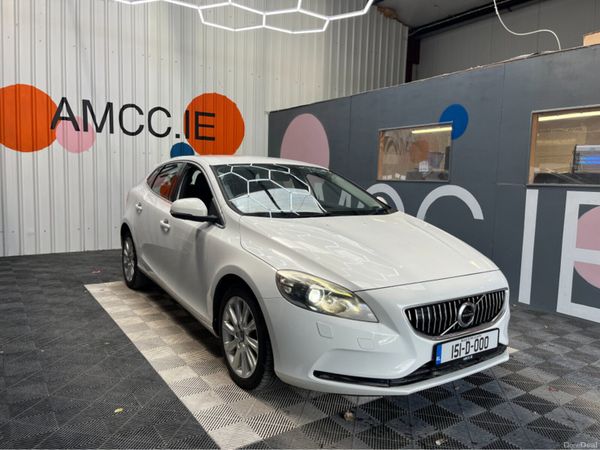 Volvo V40 Saloon, Petrol, 2015, White