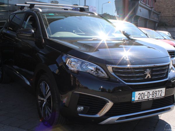 Peugeot 5008 MPV, Petrol, 2020, Black