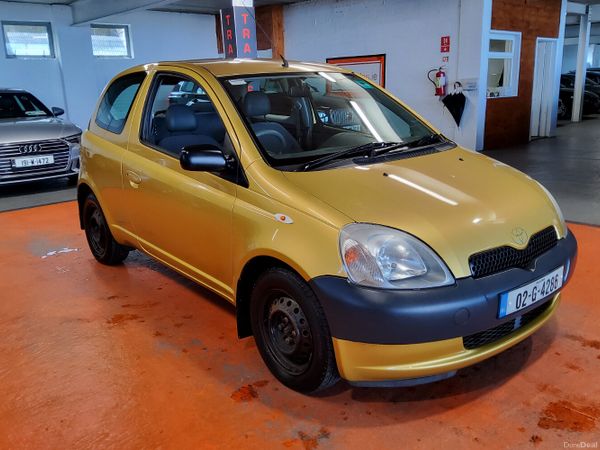 Toyota Yaris Hatchback, Petrol, 2002, Yellow