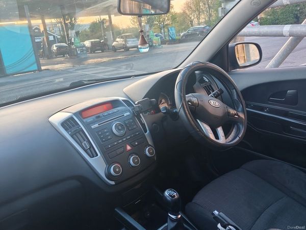 Kia Ceed Hatchback, Diesel, 2010, Blue