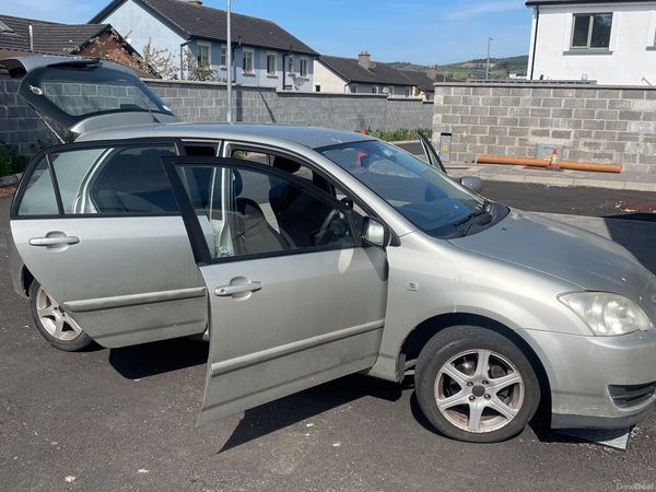 Toyota Corolla Hatchback, Petrol, 2006, Silver