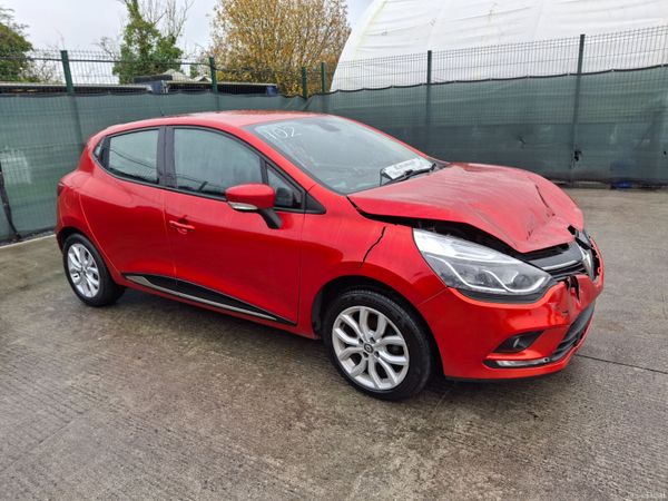 Renault Clio Hatchback, Petrol, 2019, Red