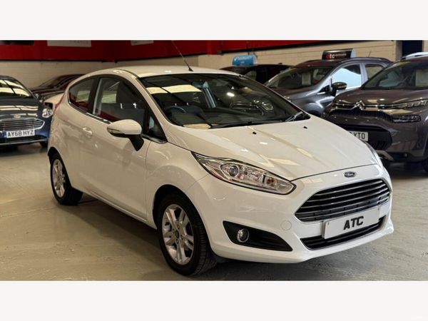 Ford Fiesta Hatchback, Petrol, 2015, White