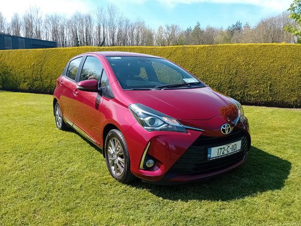Toyota Yaris Hatchback, Petrol, 2017, Red