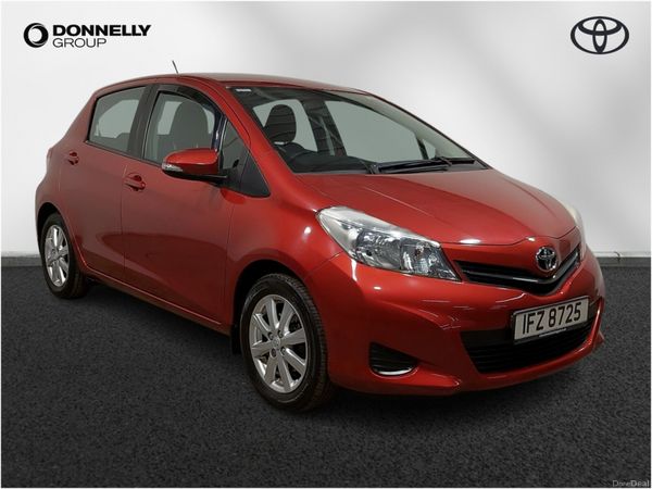Toyota Yaris Hatchback, Petrol, 2012, Red