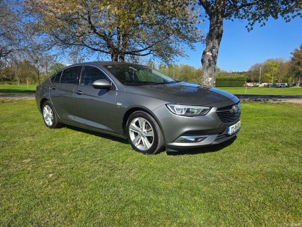 Vauxhall Insignia Hatchback, Diesel, 2017, Grey