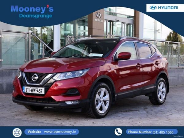 Nissan Qashqai MPV, Petrol, 2021, Red