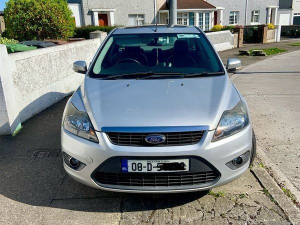 Ford Focus Saloon, Petrol, 2008, Silver