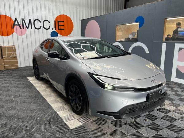 Toyota Prius Estate, Petrol, 2025, Silver