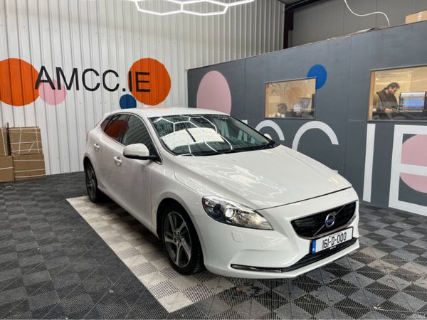 Volvo V40 Estate, Petrol, 2016, White