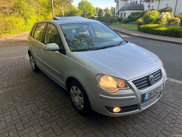Volkswagen Polo Hatchback, Petrol, 2006, Silver
