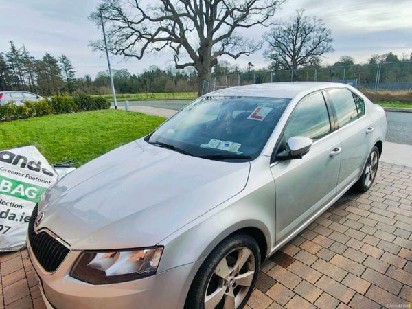 Skoda Octavia Saloon, Diesel, 2016, Silver