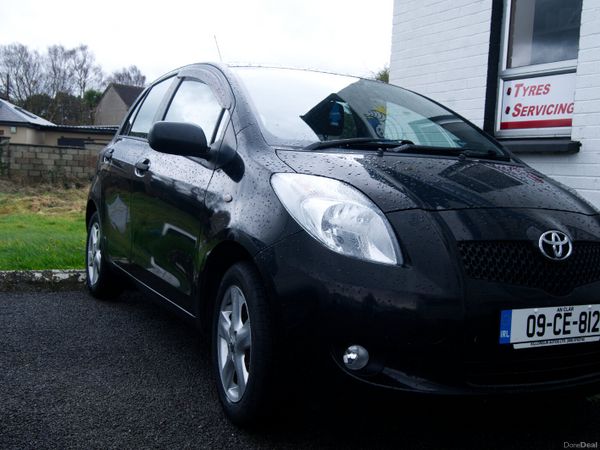 Toyota Yaris Hatchback, Petrol, 2009, Black