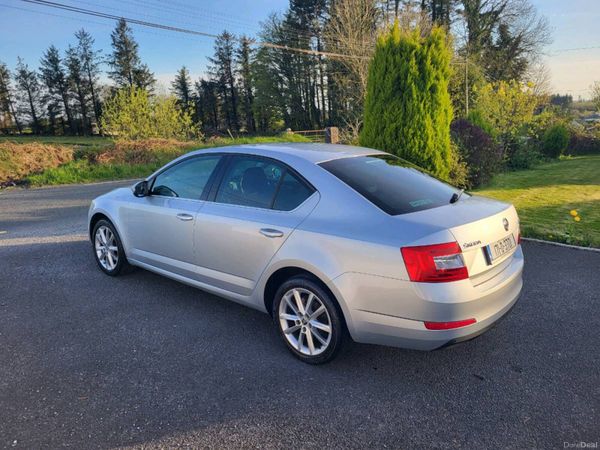 Skoda Octavia Saloon, Petrol, 2017, Grey