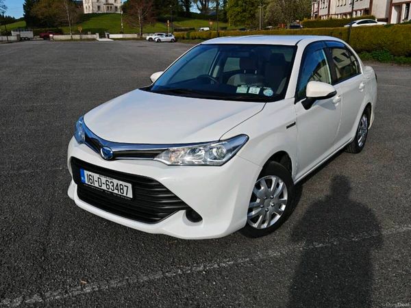 Toyota Corolla Saloon, Petrol Hybrid, 2016, White