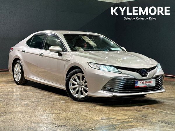 Toyota Camry Saloon, Petrol Hybrid, 2019, Silver