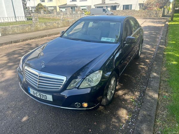 Mercedes-Benz E-Class Saloon, Diesel, 2011, Blue