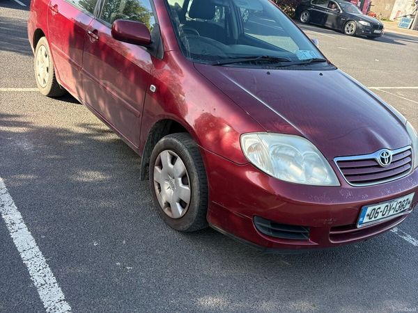 Toyota Corolla Saloon, Petrol, 2006, Red