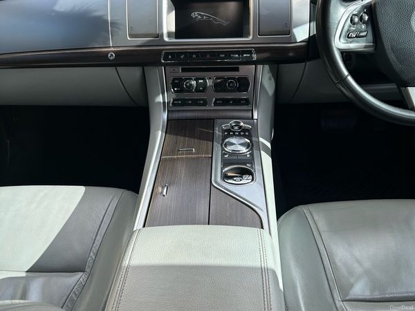 Jaguar XF Saloon, Diesel, 2012, Grey