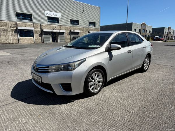 Toyota Corolla Saloon, Diesel, 2014, Silver