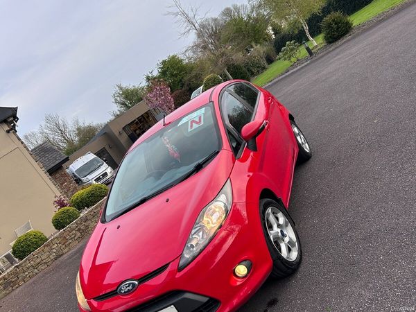 Ford Fiesta Hatchback, Petrol, 2011, Red