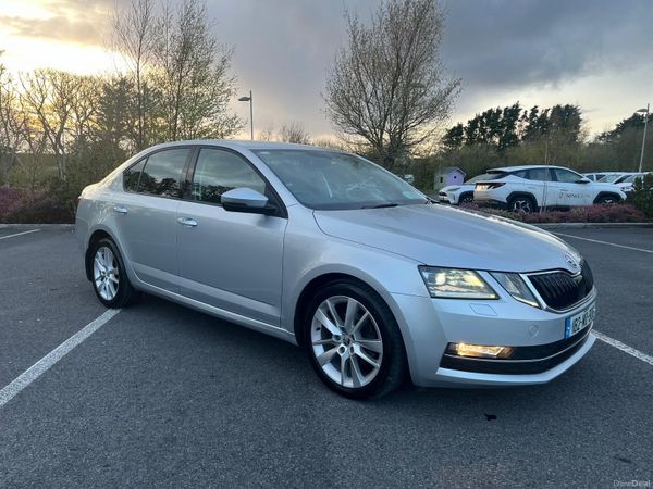 Skoda Octavia Hatchback, Diesel, 2018, Silver