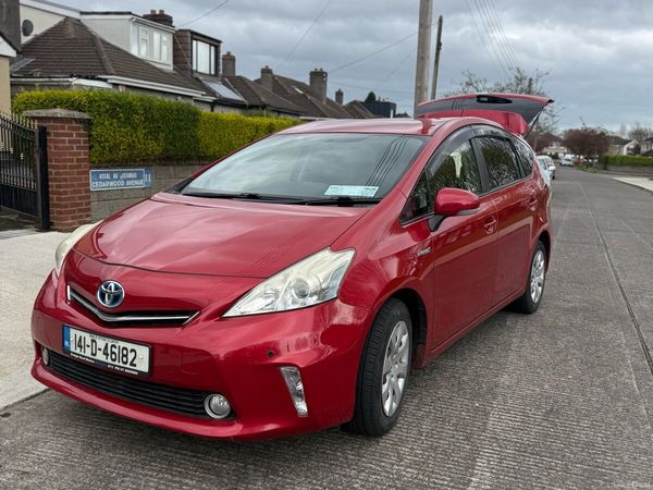 Toyota Prius Hatchback, Petrol Hybrid, 2014, Red