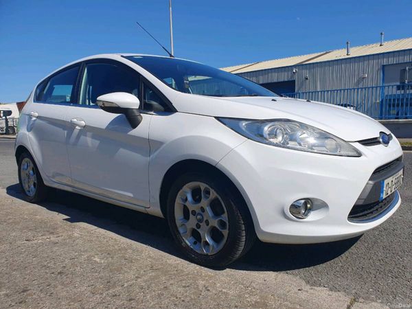 Ford Fiesta Hatchback, Petrol, 2012, White