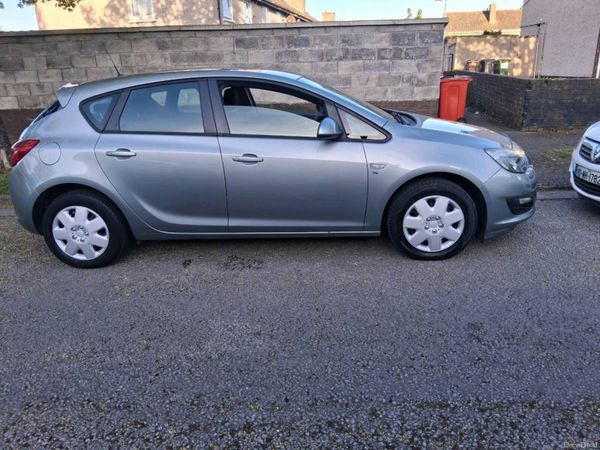 Opel Astra MPV, Petrol, 2013, Silver