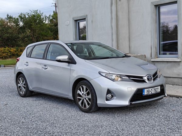 Toyota Auris Hatchback, Diesel, 2015, Silver