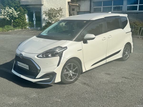 Toyota Sienta MPV, Petrol Hybrid, 2019, White