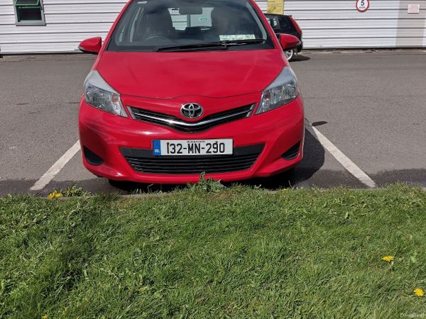 Toyota Yaris Hatchback, Diesel, 2013, Red