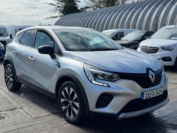 Renault Captur Hatchback, Petrol, 2023, Grey