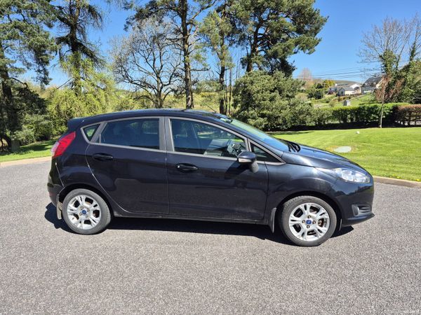 Ford Fiesta Hatchback, Petrol, 2014, Black